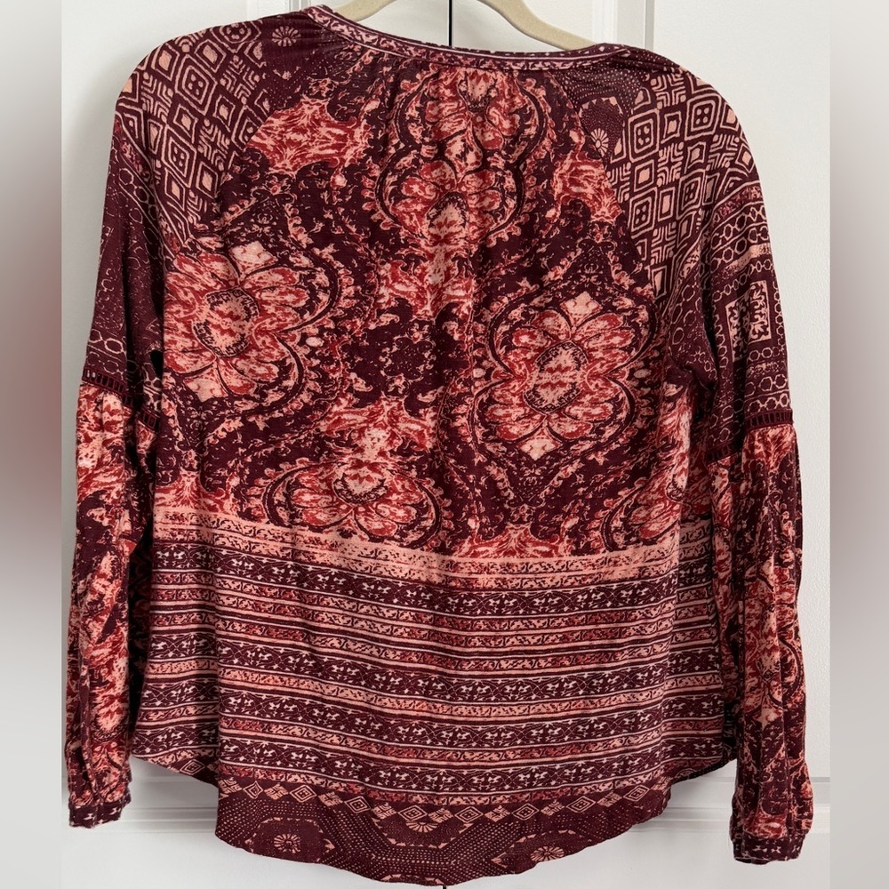 Lucky Brand Boho Peasant Blouse Women’s Size M Long Sleeve Burgundy Printed Top - Picture 2 of 11